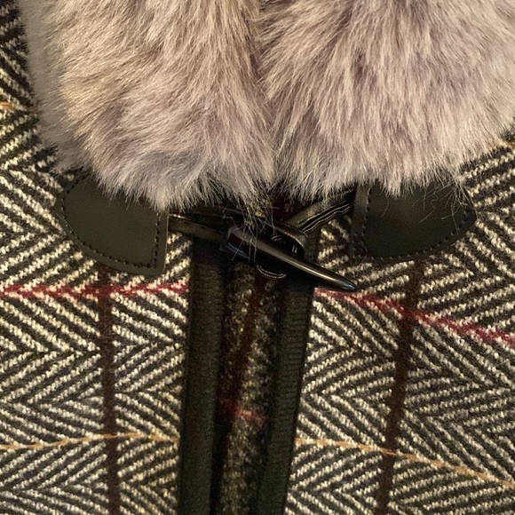 NWT Fur Collared Cape - Picture 2 of 8